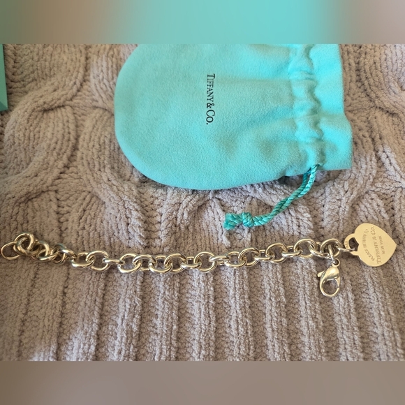 Vintage Tiffany & Co. Return To Sender Silver Chain Bracelet with Heart Charm - Picture 3 of 3
